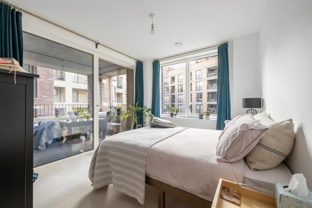 Adansbeck Court, E3