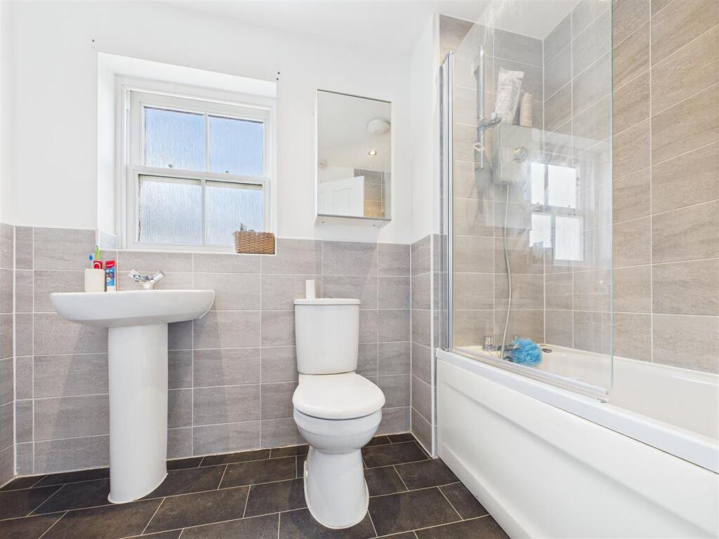 HOUSE BATHROOM