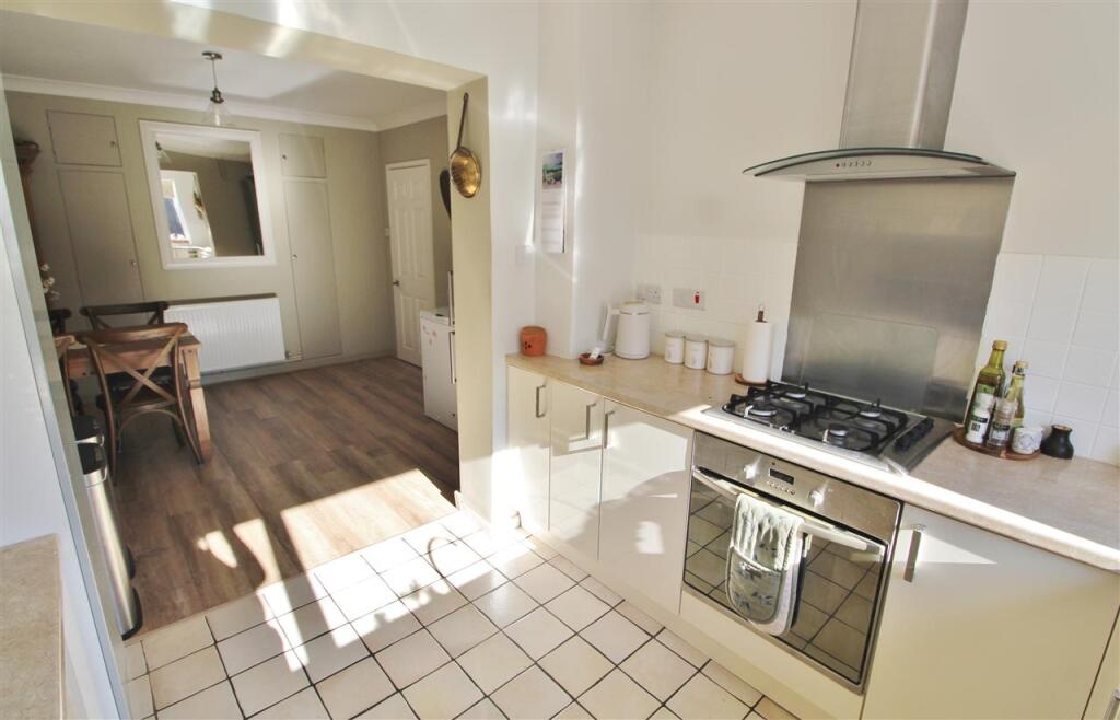 KITCHEN - Further