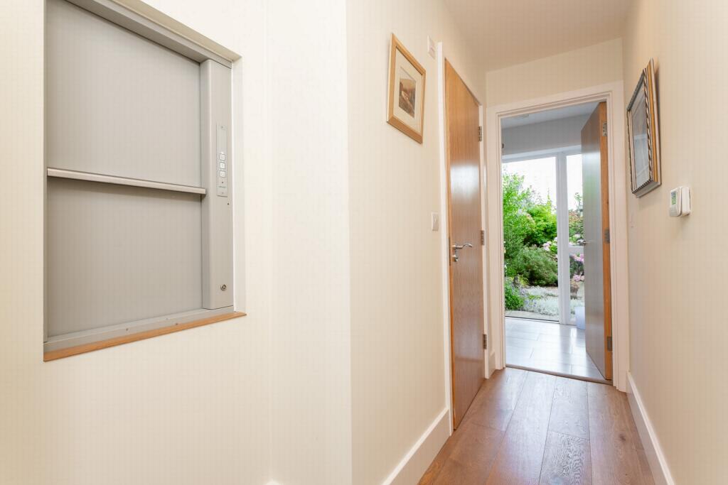 Dumb waiter