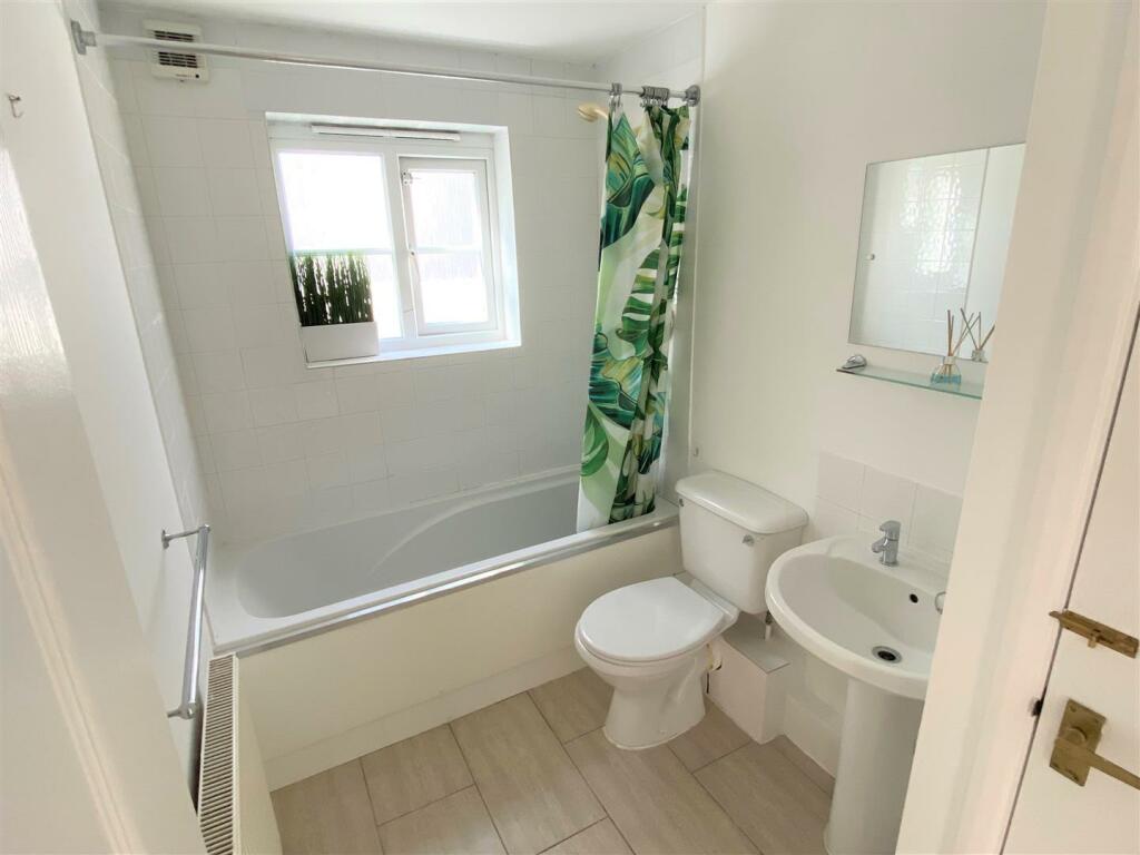 2 Alfred House Bathroom