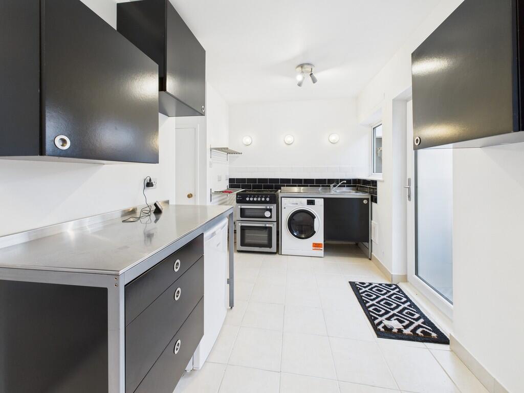 CAM02854G0-PR0473...