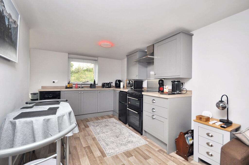Lounge/ Dining Kitchen