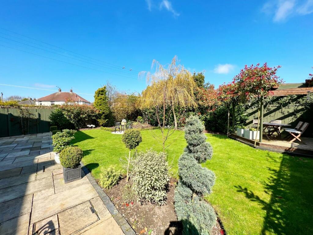 Garden pic 2.jpg