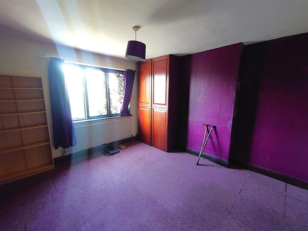Bedroom 2.JPG