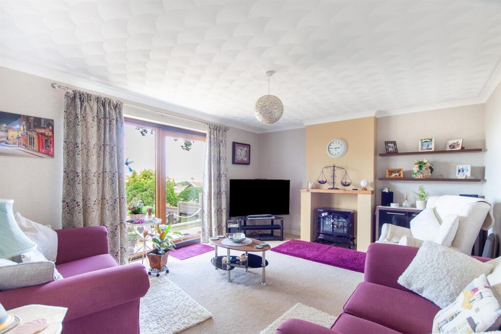 5 Rochester Close 39.jpg