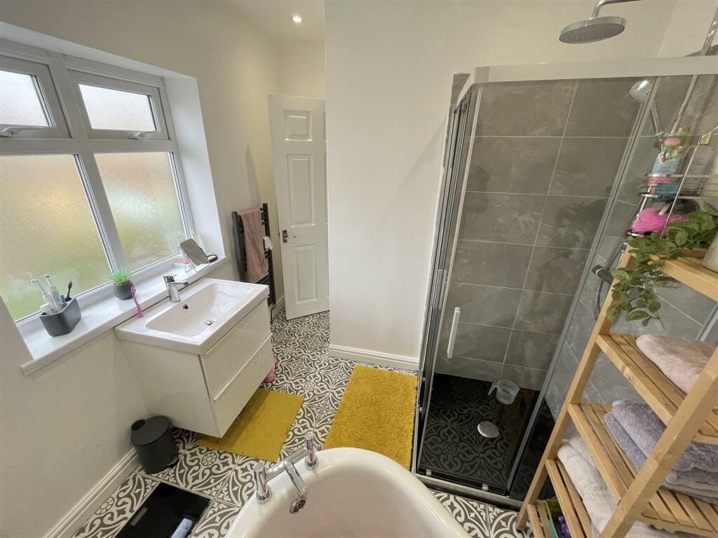 Bathroom Aspect 2.jpg