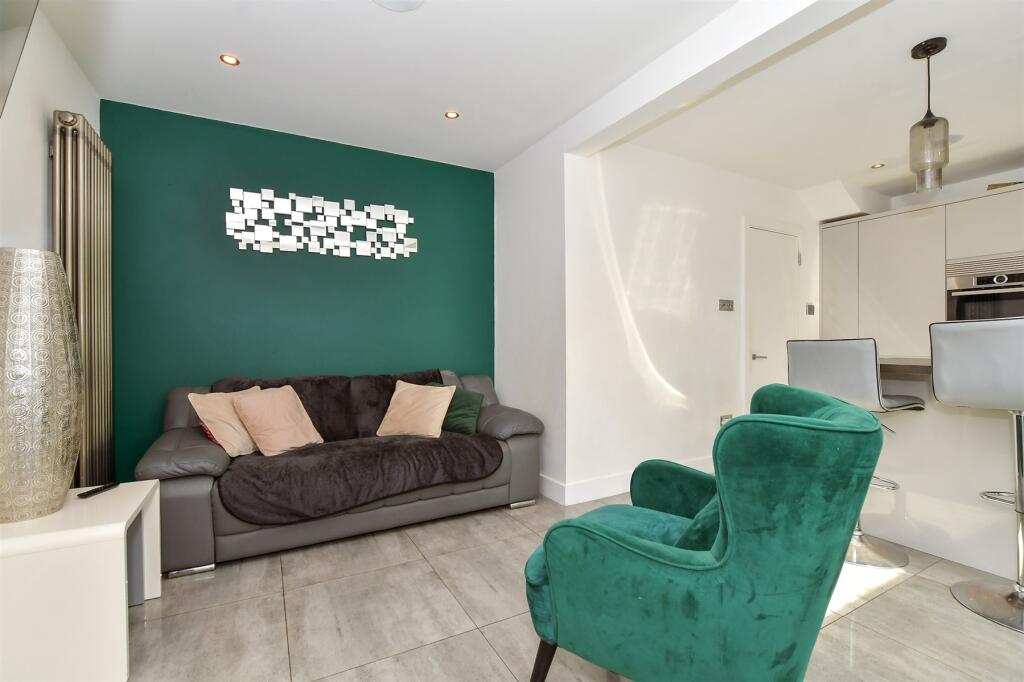 Kitchen/ Family Room