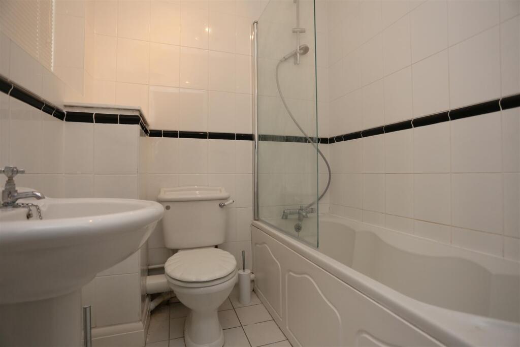 5 Percival Mansions new bath.JPG