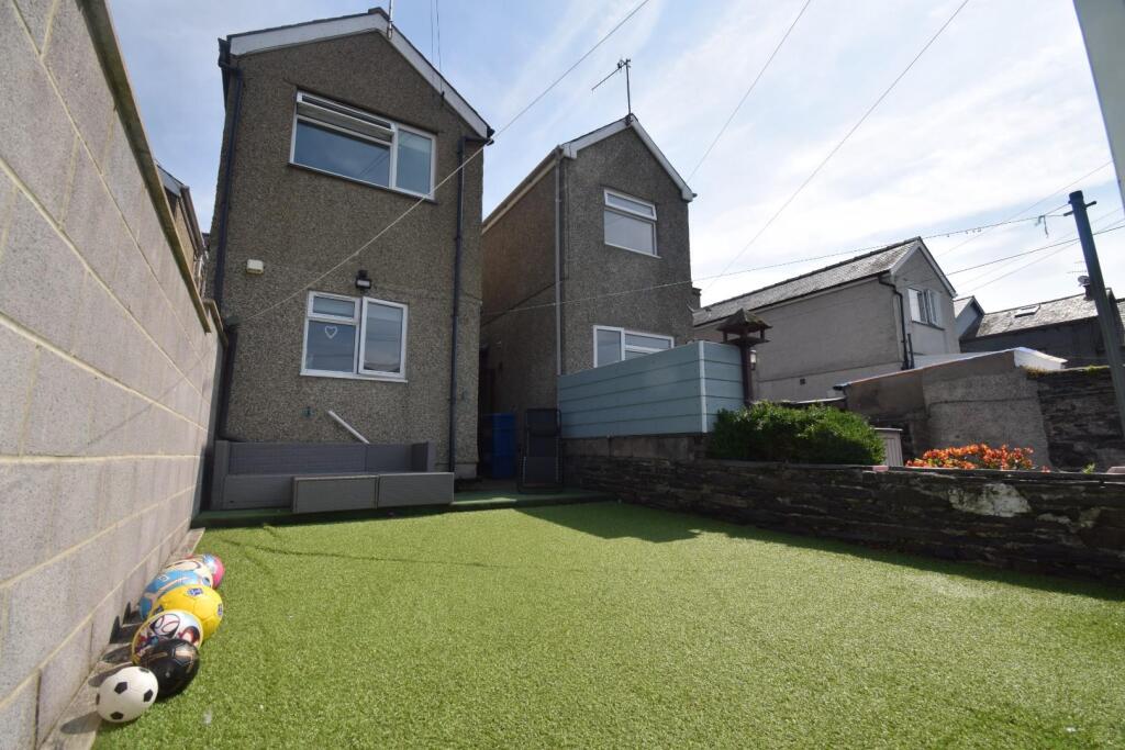 Rear Garden (2).JPG