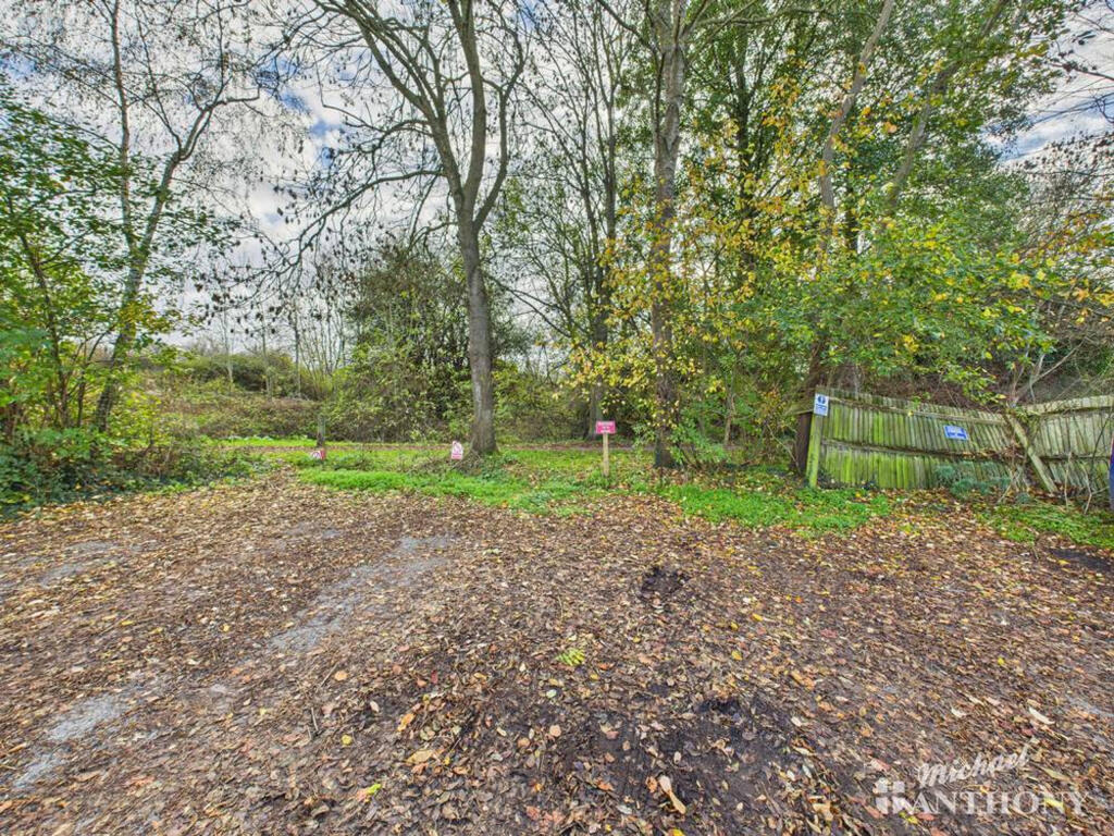 CAM03852G0-PR0475-STILL015-thumbnail-h750-70