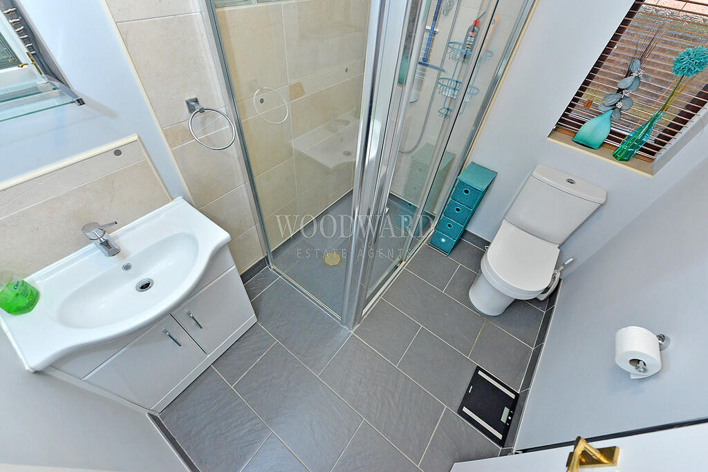 Shower Room/WC 2