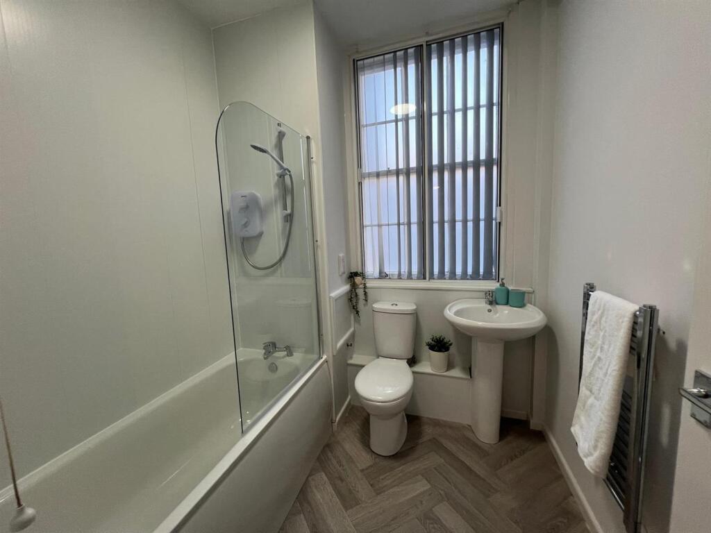 Bathroom. .jpg