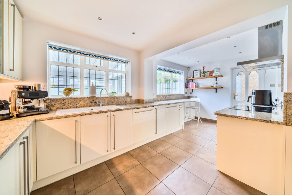 1309952-12-684aa2...