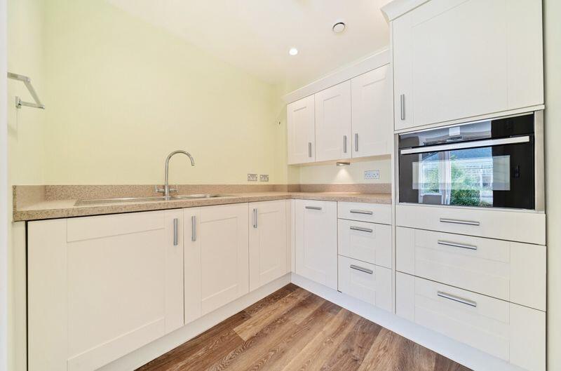 Kitchen with integrated appliances