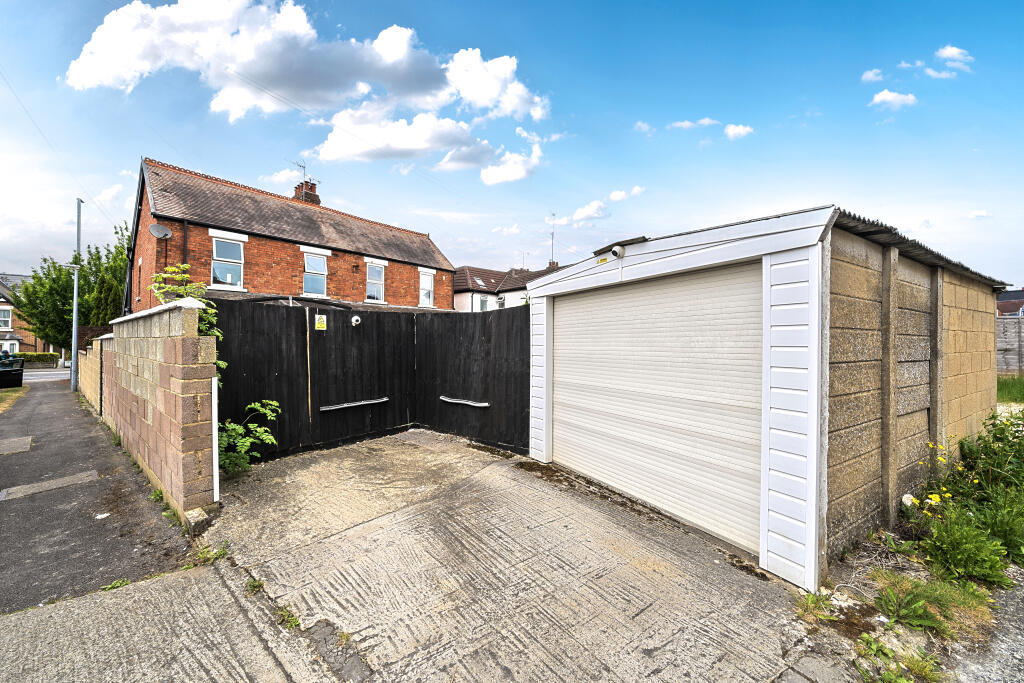 16821e380453001293735arw1