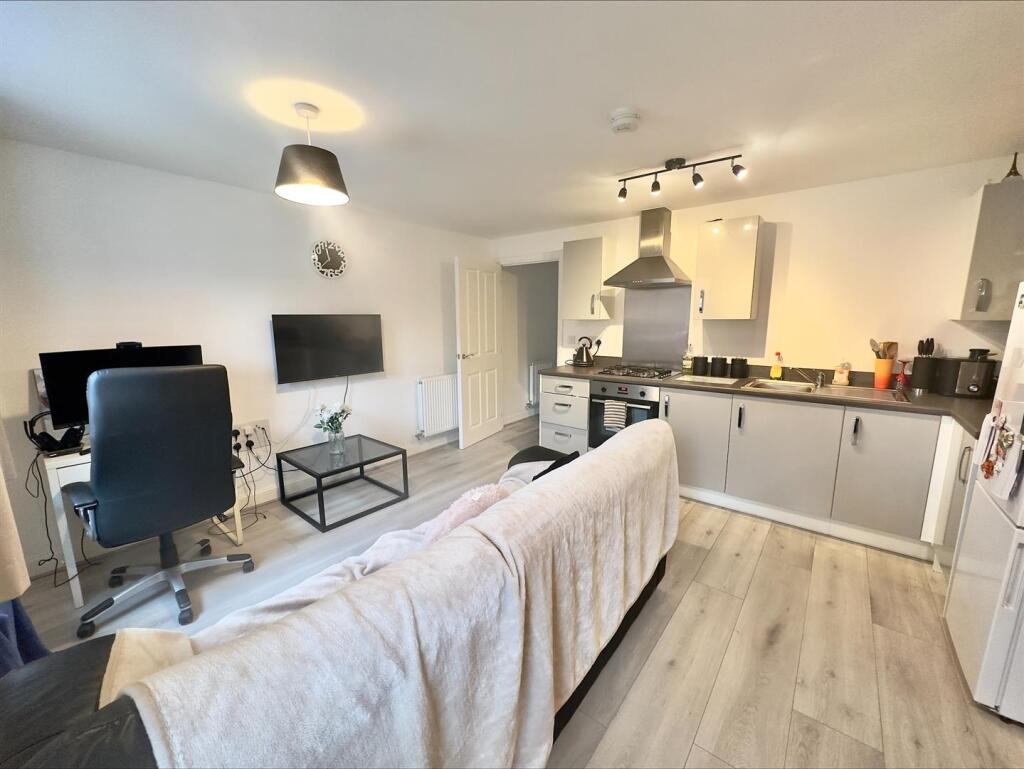 Kitchen/Living Area