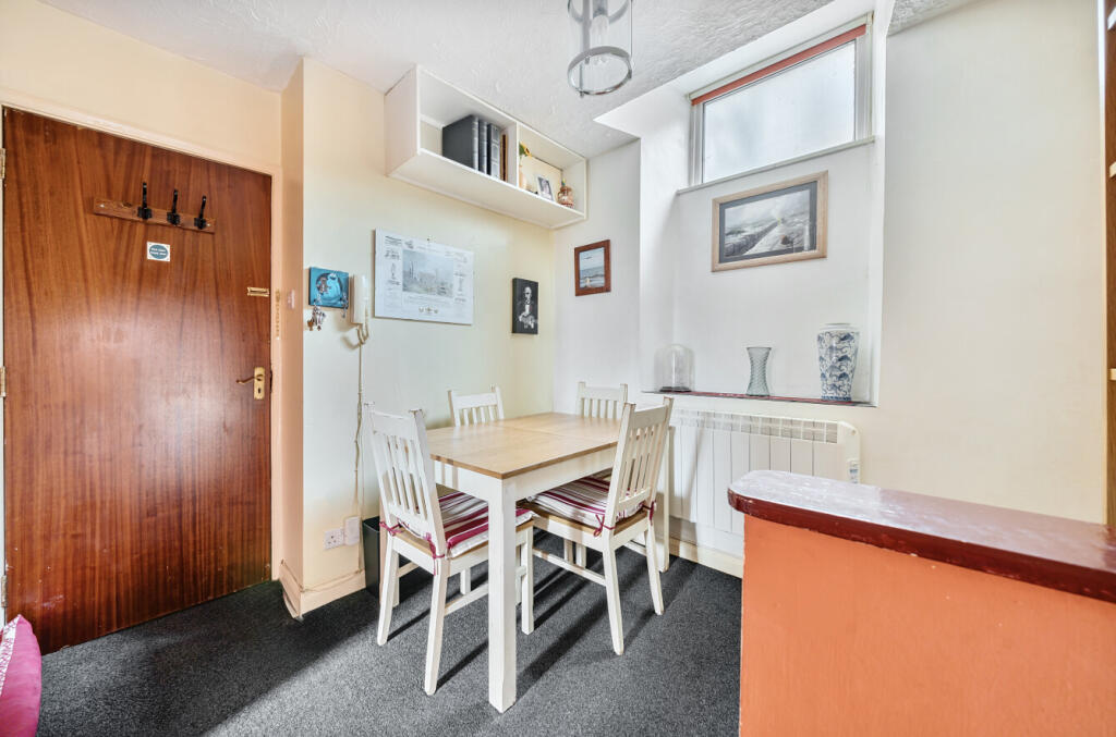 1326394-10-6878da...