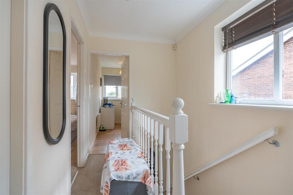 4 Lancaster Close -30.jpg