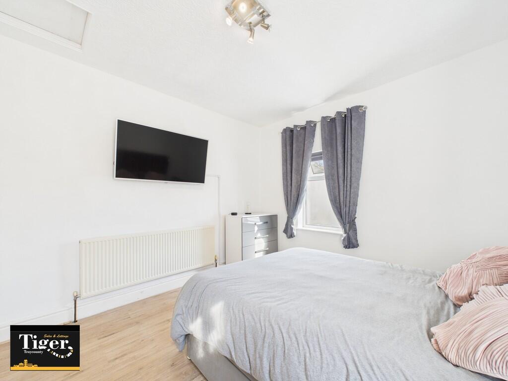 CAM02176G0-PR0541...