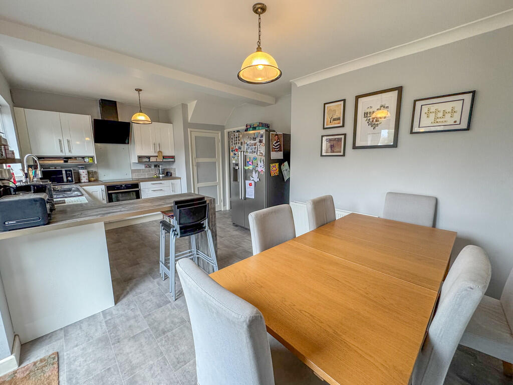brelkfast Kitchen