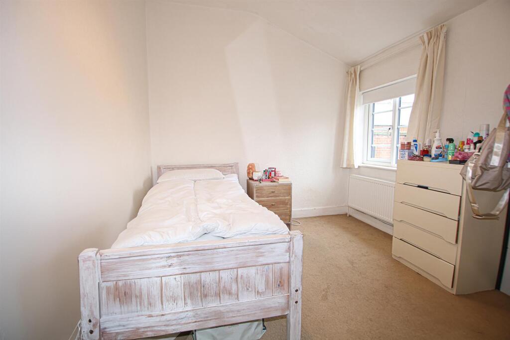 IMG_8328 bed 2 v2.jpg