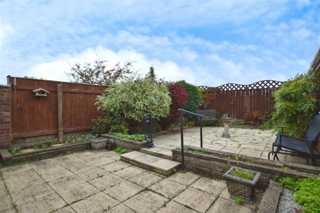 7d8c9988-garden 202.JPG