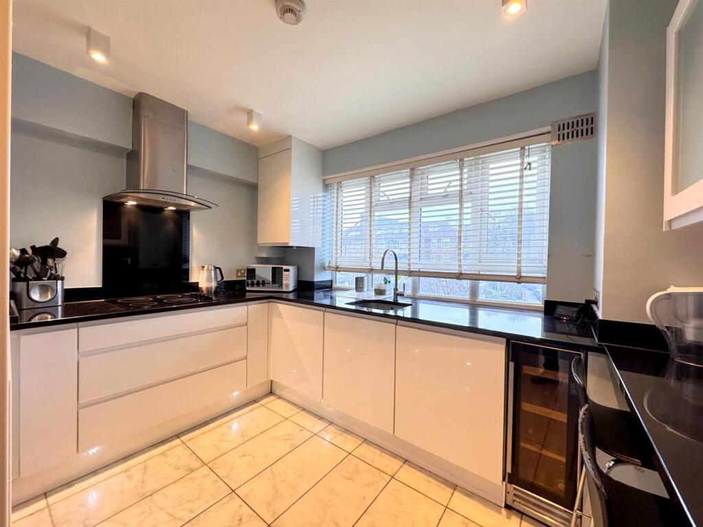 3 Bed for sale, Buy in Lonond, NW11 - Maxwellprope