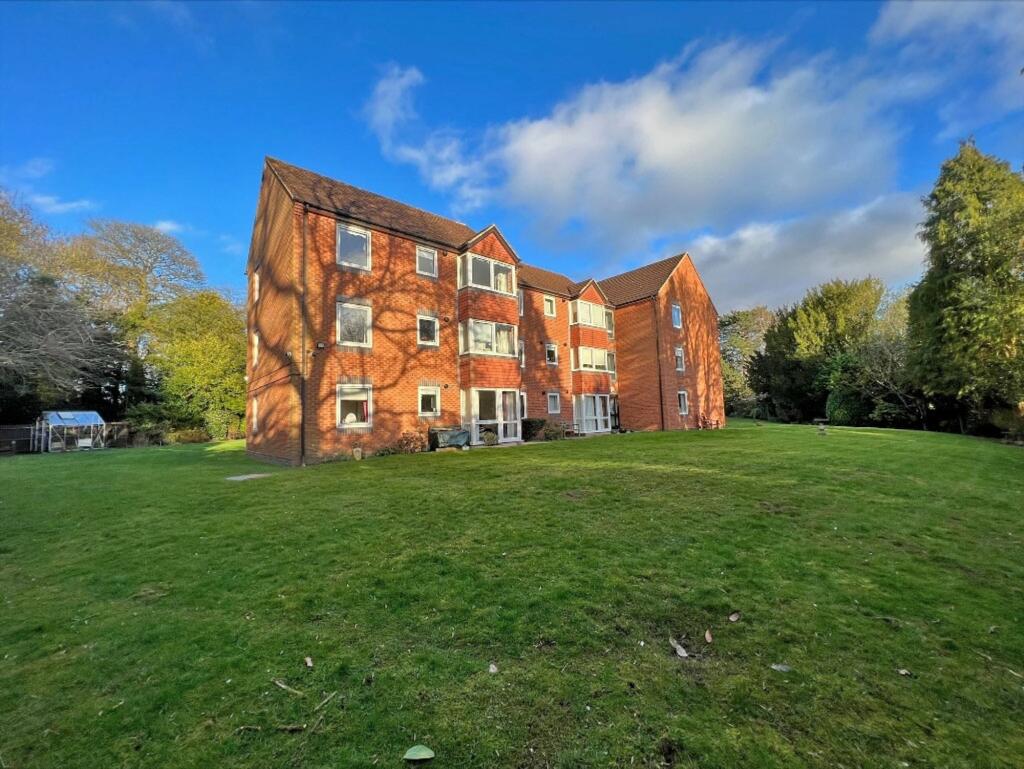 REAR/GARDENS
