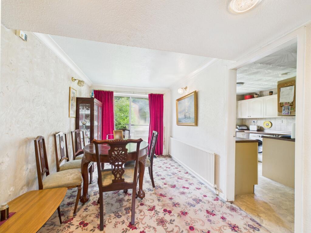 CAM02093G0-PR0034-STILL005