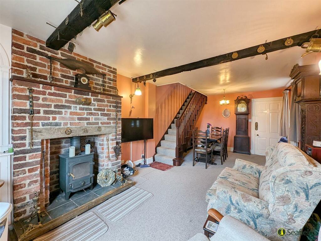 Sitting &amp; Dining Room