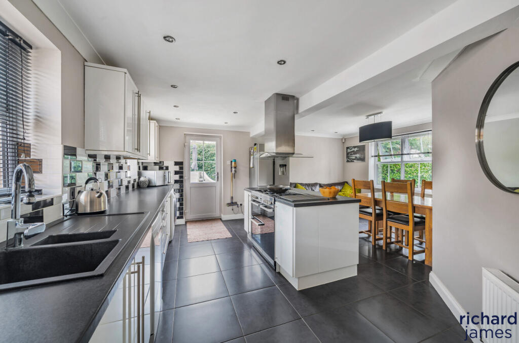 d10c247c-117e-435...