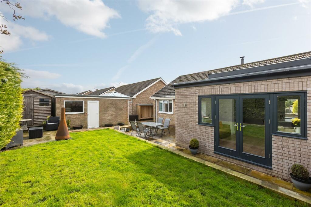 Farmanby Close 61 External-8.jpg