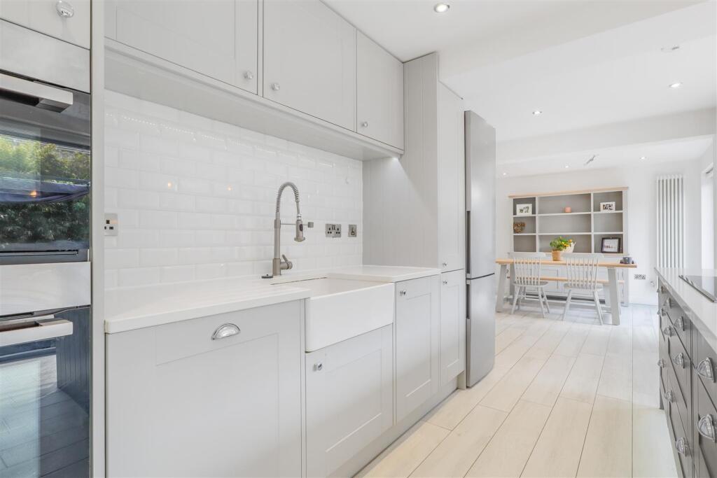 Kitchen/ Breakfast Room