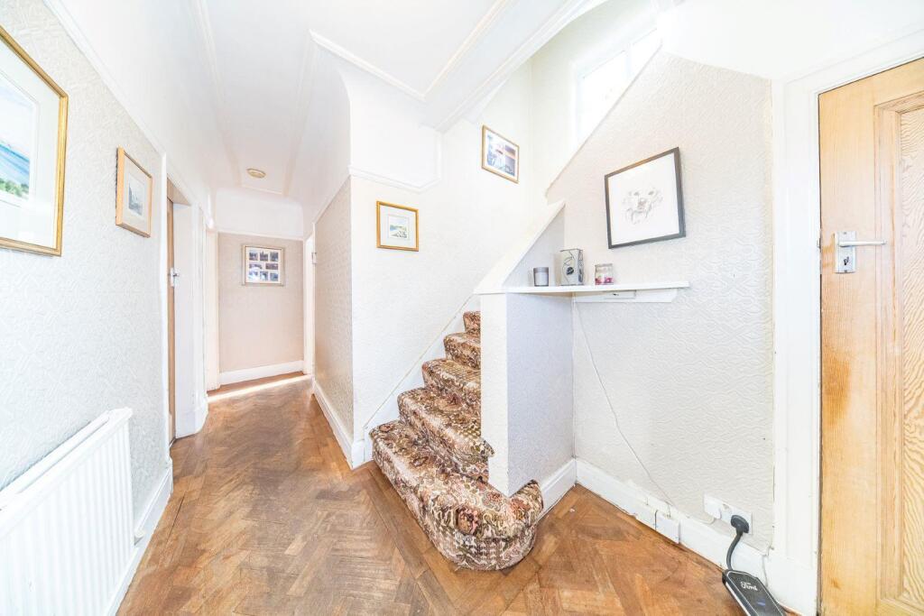 8 Albany Ave hall.jpg