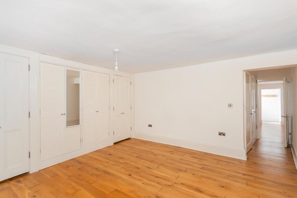 1C0ATHS - Bedroom A.jpg