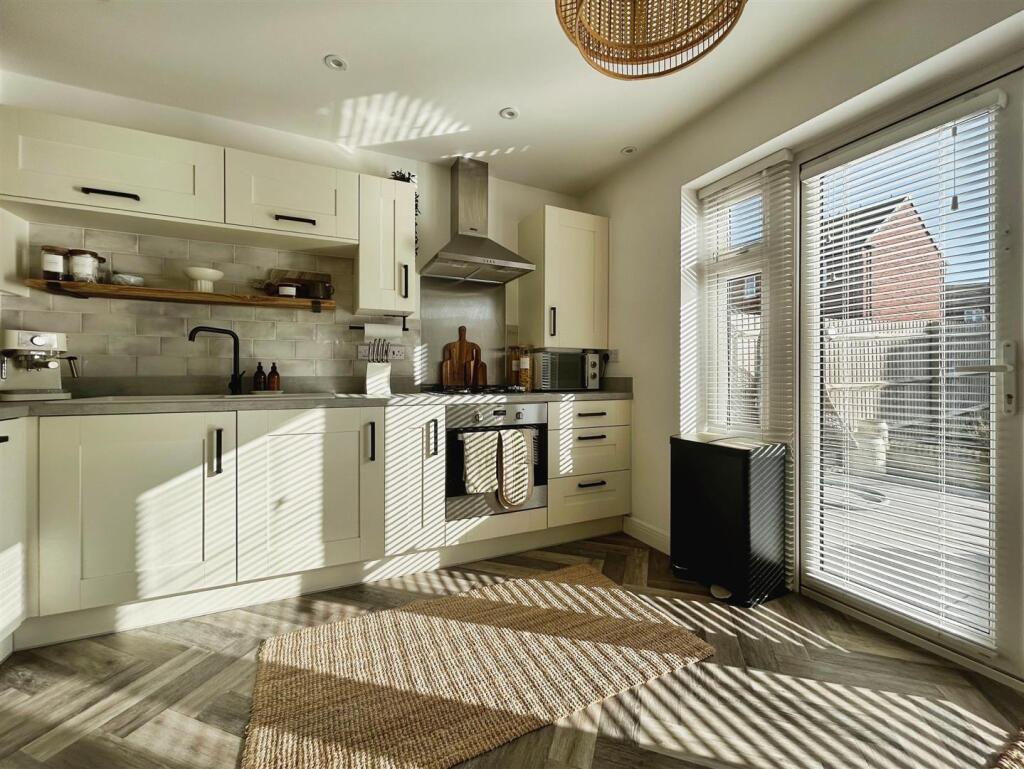 5b2ff51e-image_picker_90211FD7-D41B-4490-8E58-6F54