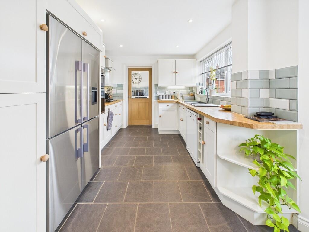 CAM02089G0-PR0429...