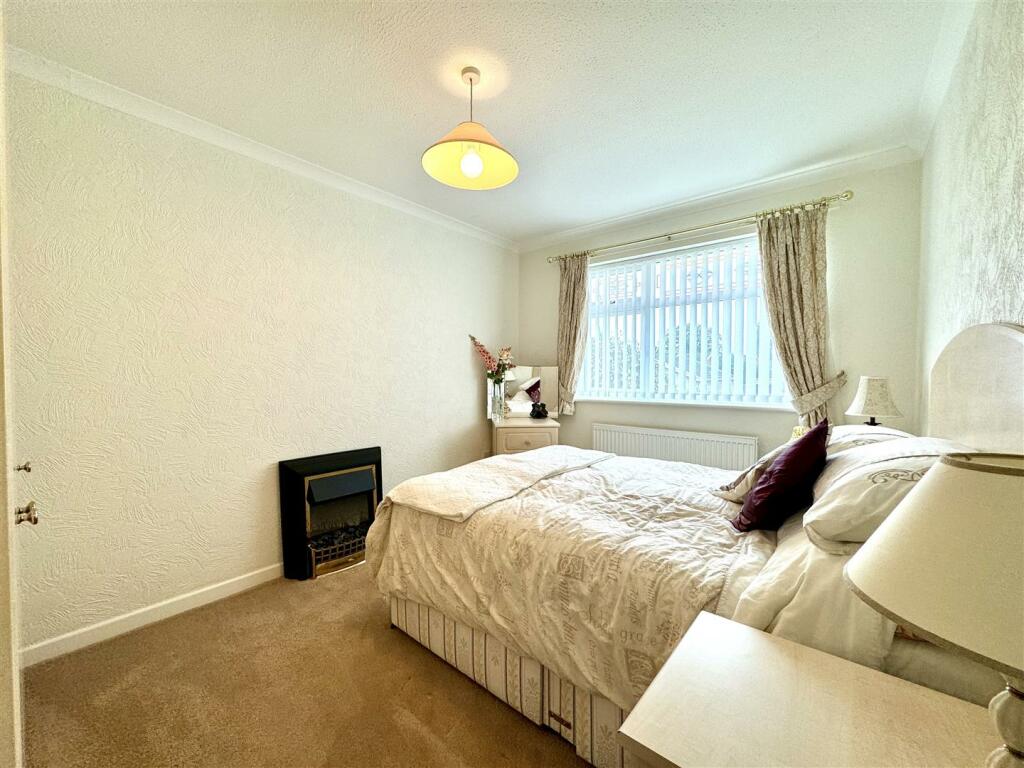 BEDROOM 2