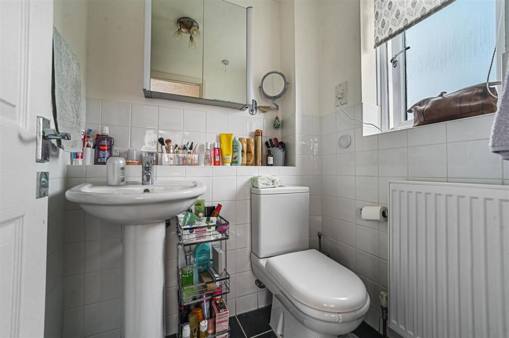 EN-SUITE TO BEDROOM ONE