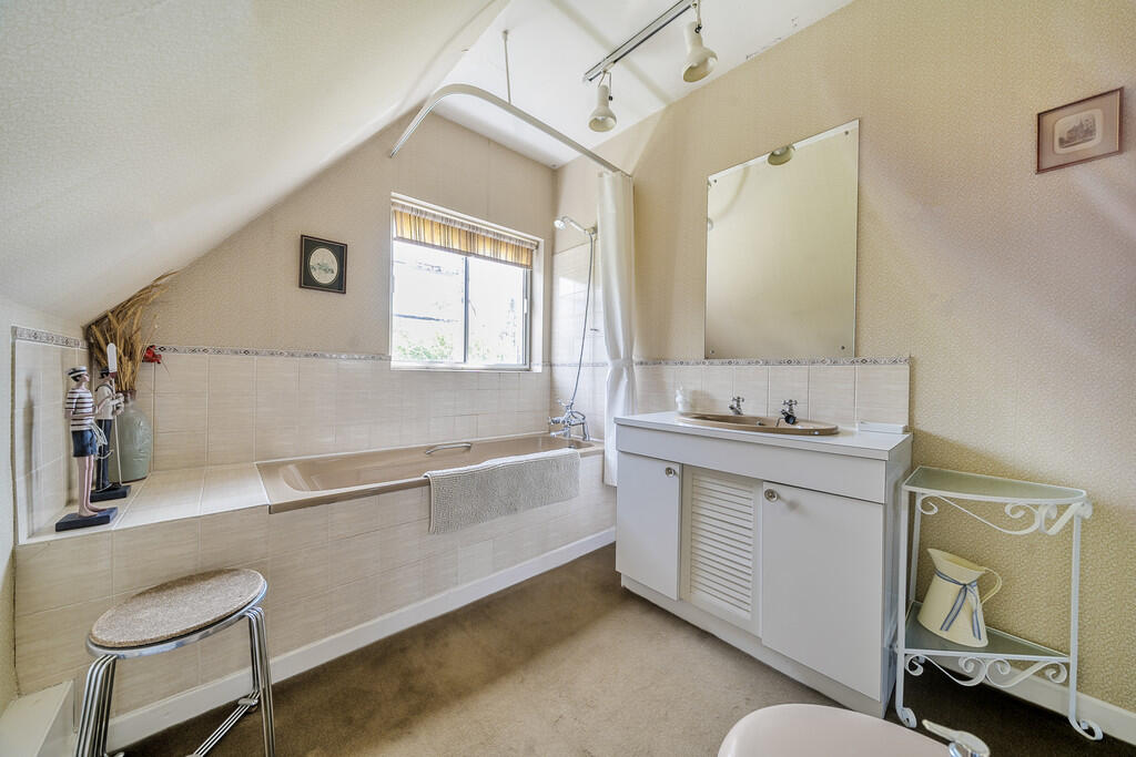 1302341-11-683878...