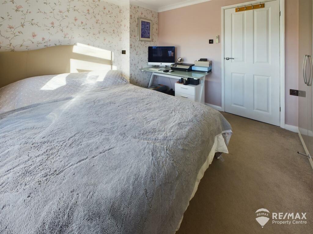 Bedroom 2 (2).jpg