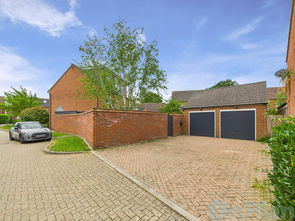 CAM04024G0-PR0029-STILL041