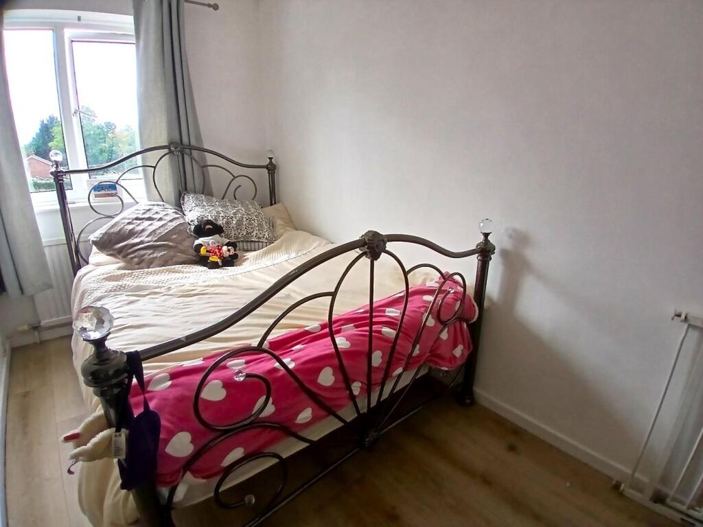 Bed 5.jpg