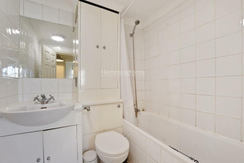 03-d0daGCHMF- Flat 3 128B Camden Road -Original (6