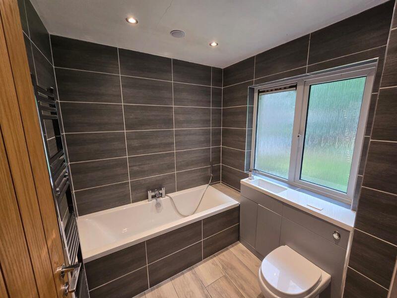 4 piece bathroom