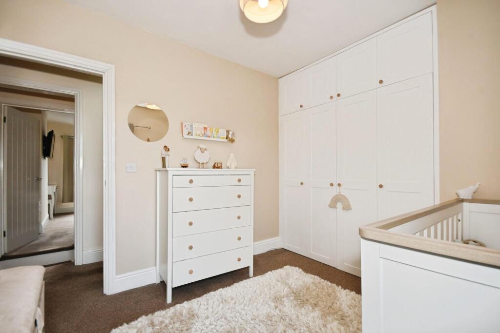 BEDROOM 2 02.jpg