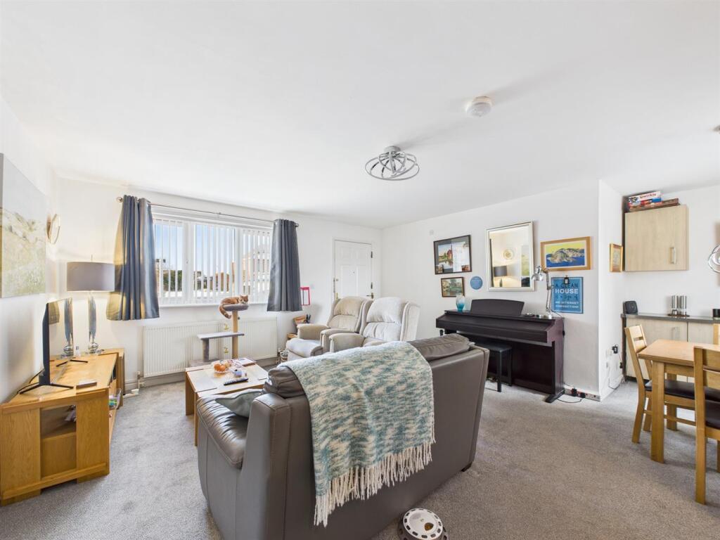 Reception Room/Dining Area