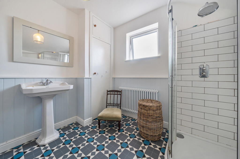 1328135-18-687945...