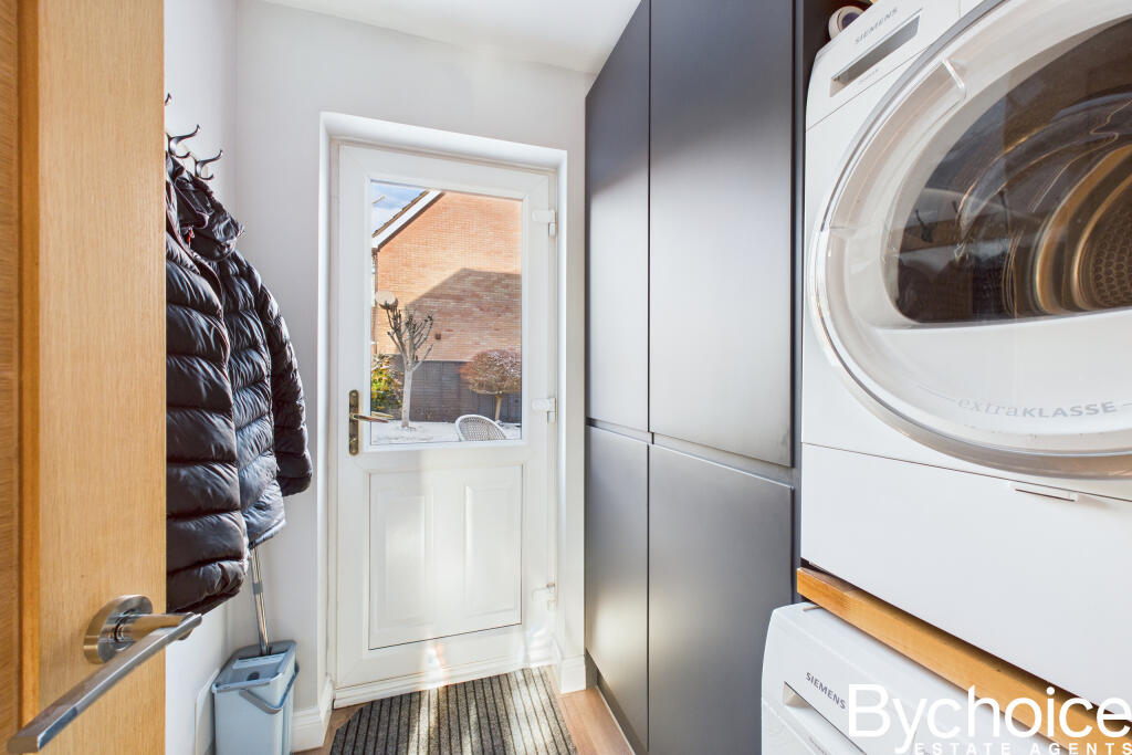 CAM05454G0-PR0096-STILL014